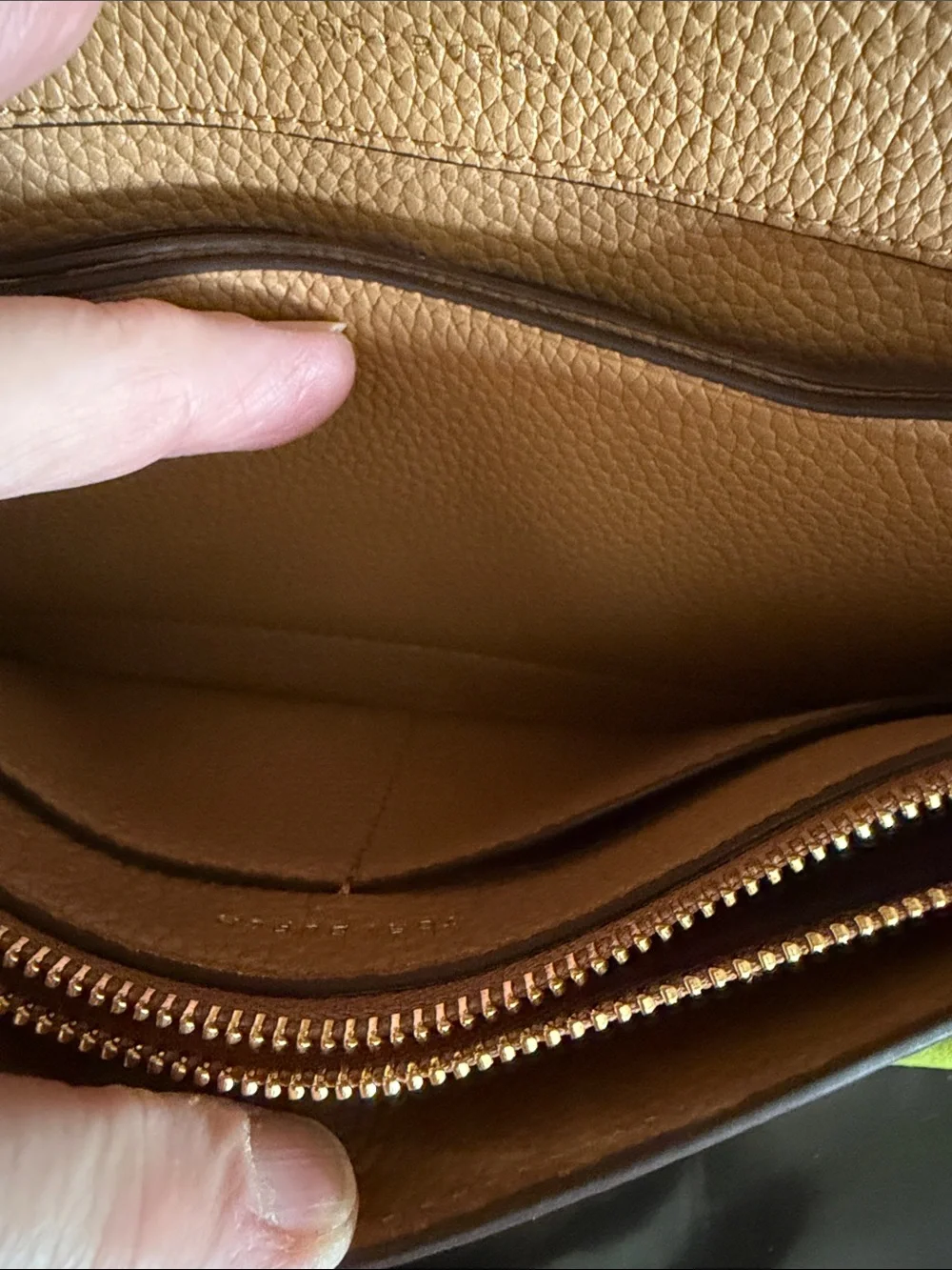 Tory Burch McGraw Tan Pebbled Leather Crossbody Wallet with Logo